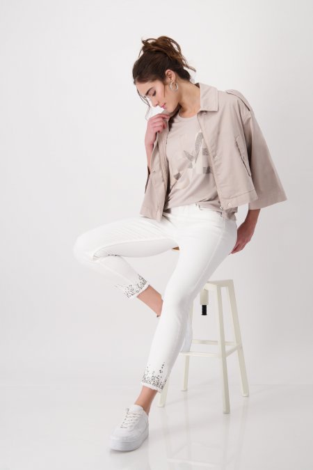 Jeans con dobladillo decorativo strass blanco MONARI - Imagen 5
