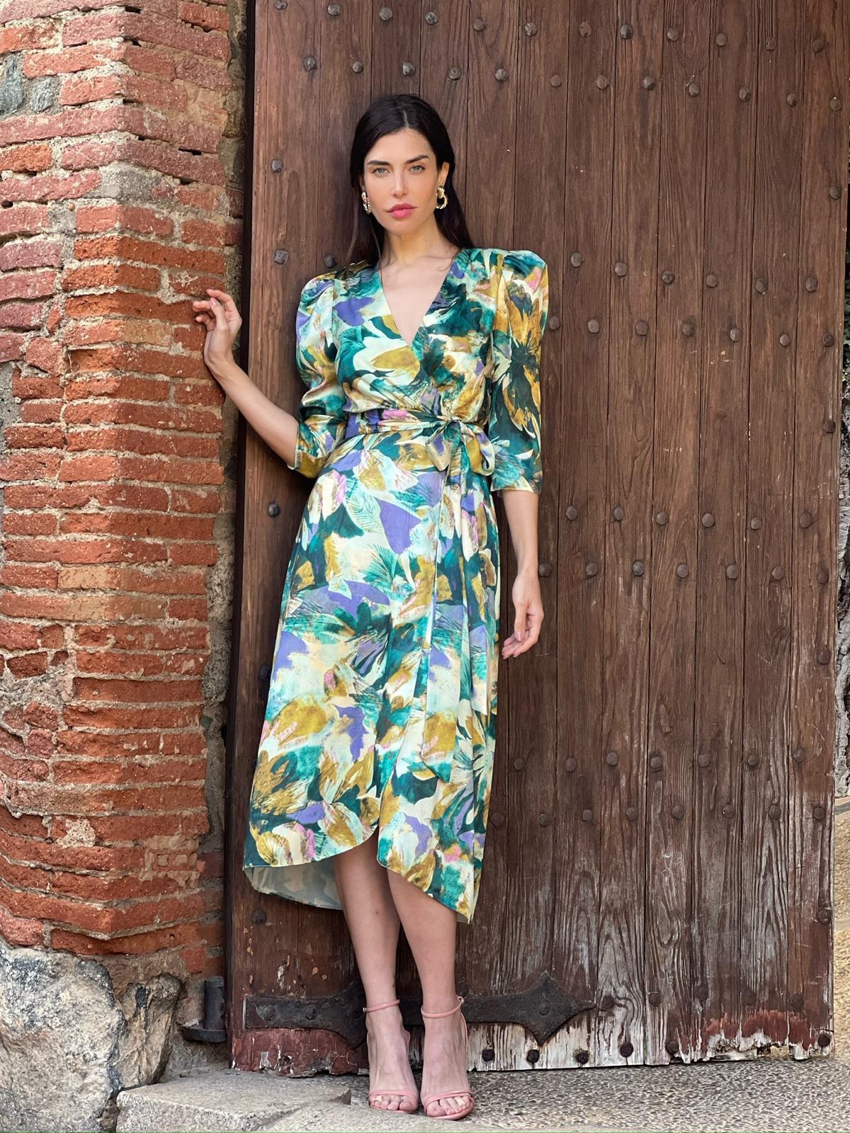 Vestido midi cruzado estampado NEBLAK