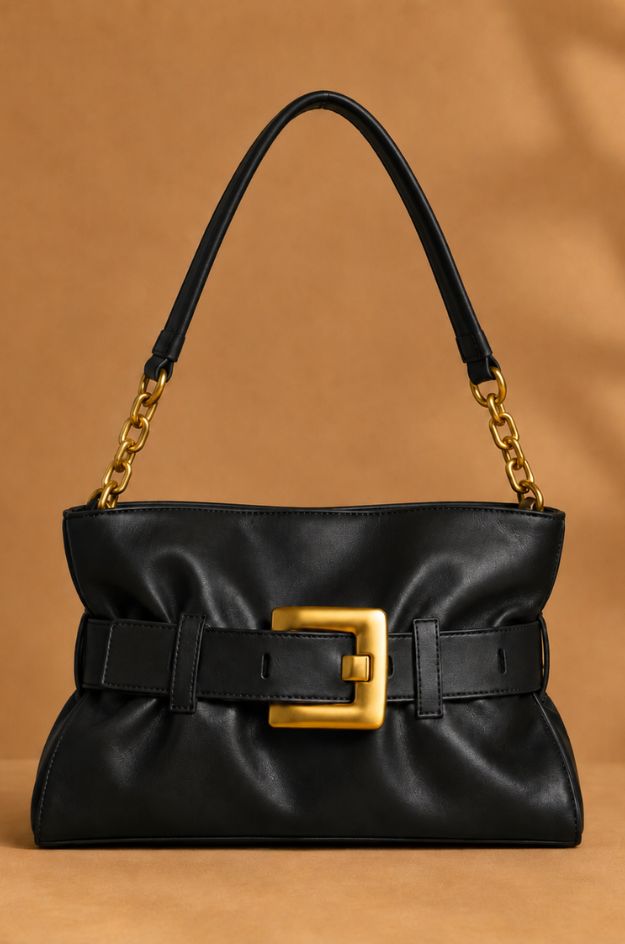 Bolso de hombro negro con cinturón y hebilla dorada - Nosecrets