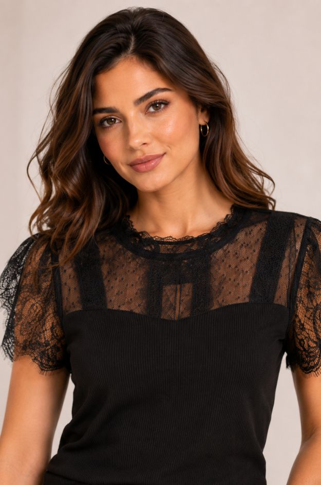 Camiseta con encaje y transparencias - Lemaille