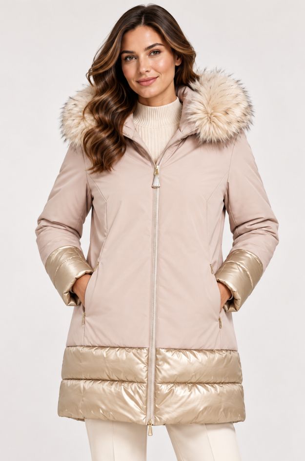 Chaqueta midi softshell beige con capucha de pelo y detalles satinados - Markup